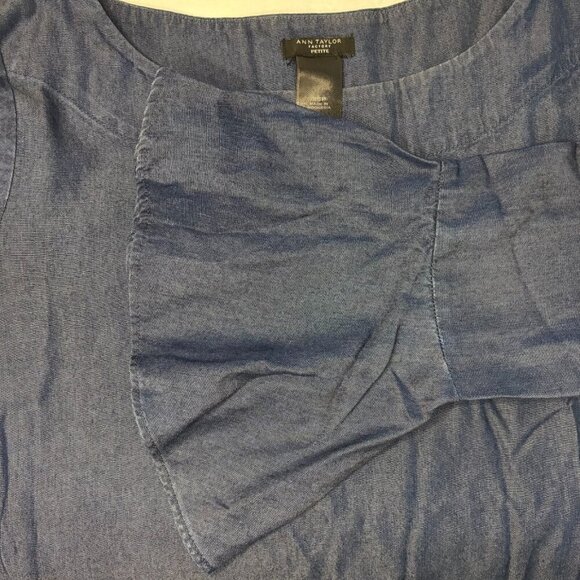 ANN TAYLOR FACTORY Pullover Women's XS Petite Denim Bell Sleeve Round Hem - Picture 2 of 4